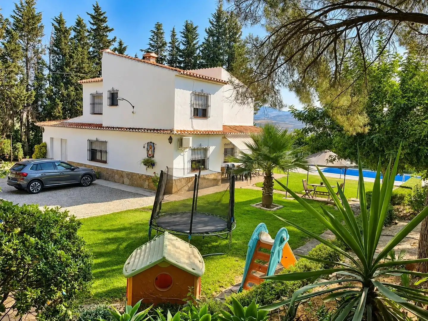 Villa con piscina in vendita a Calle POLIGONO 38