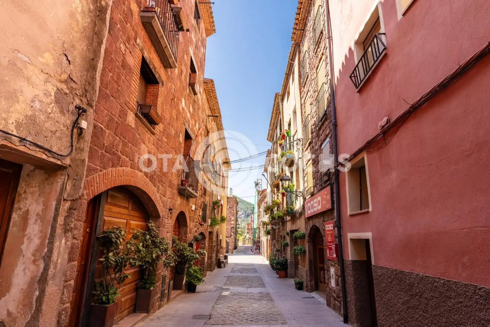 Vista exterior de Casa adosada en venda en Prades amb Terrassa