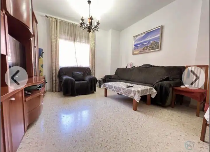Sala d'estar de Planta baixa en venda en Dos Hermanas amb Aire condicionat i Terrassa
