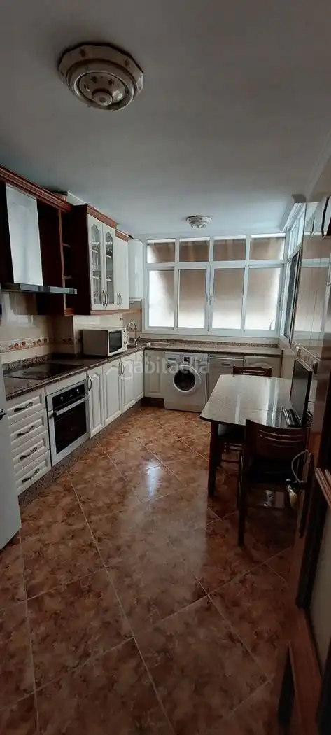 Flat for sale in Calle César Arbasia 7