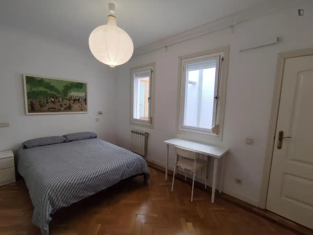 Dormitori de Apartament de lloguer en Madrid amb Aire condicionat, Moblat i Forn