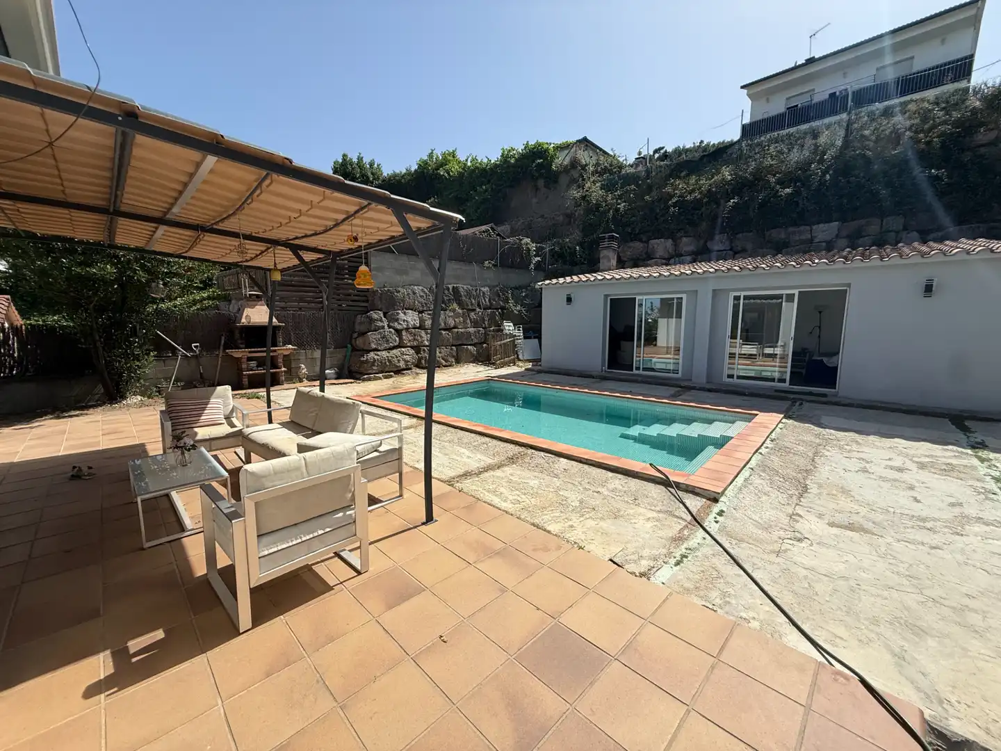 Schwimmbecken von Haus oder Chalet zum Verkauf in Bigues i Riells del Fai mit Klimaanlage, Privatgarten und Schwimmbad