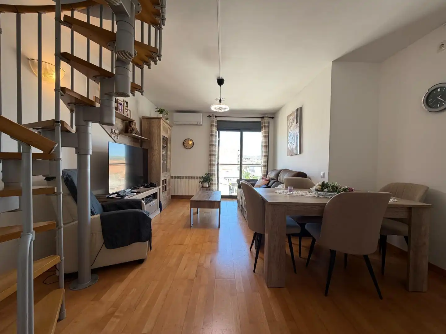 Sala de estar de Piso en venta en El Poble Sec