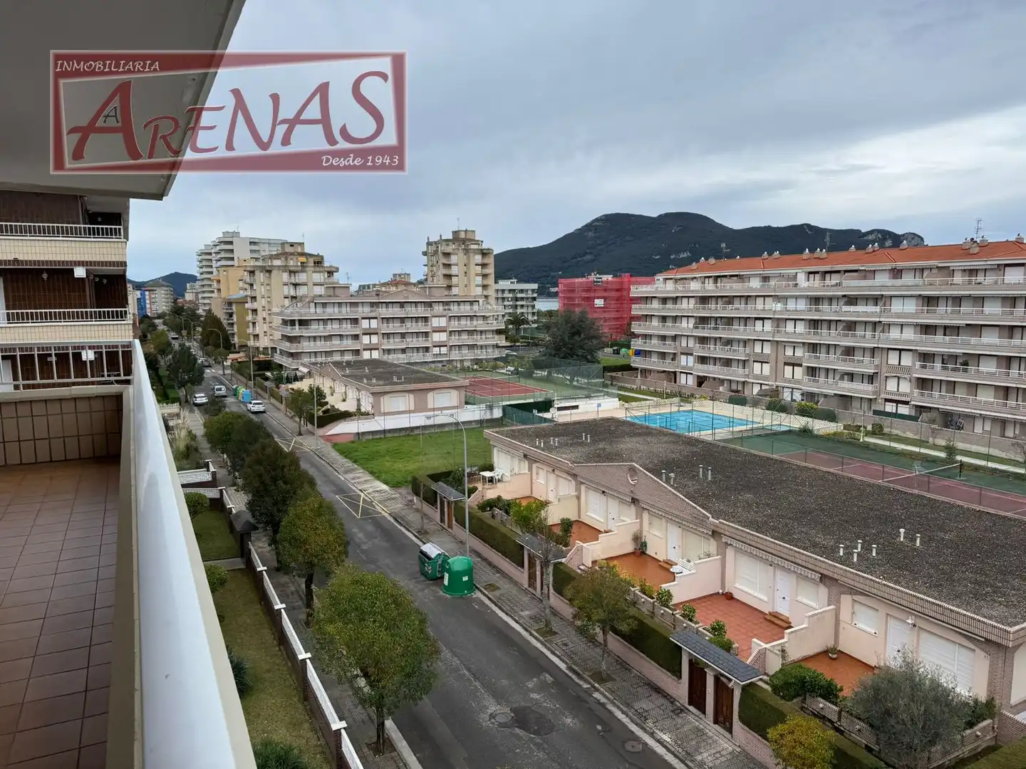 Vista exterior de Piso en venta en Laredo con Calefacción, Jardín privado y Parquet