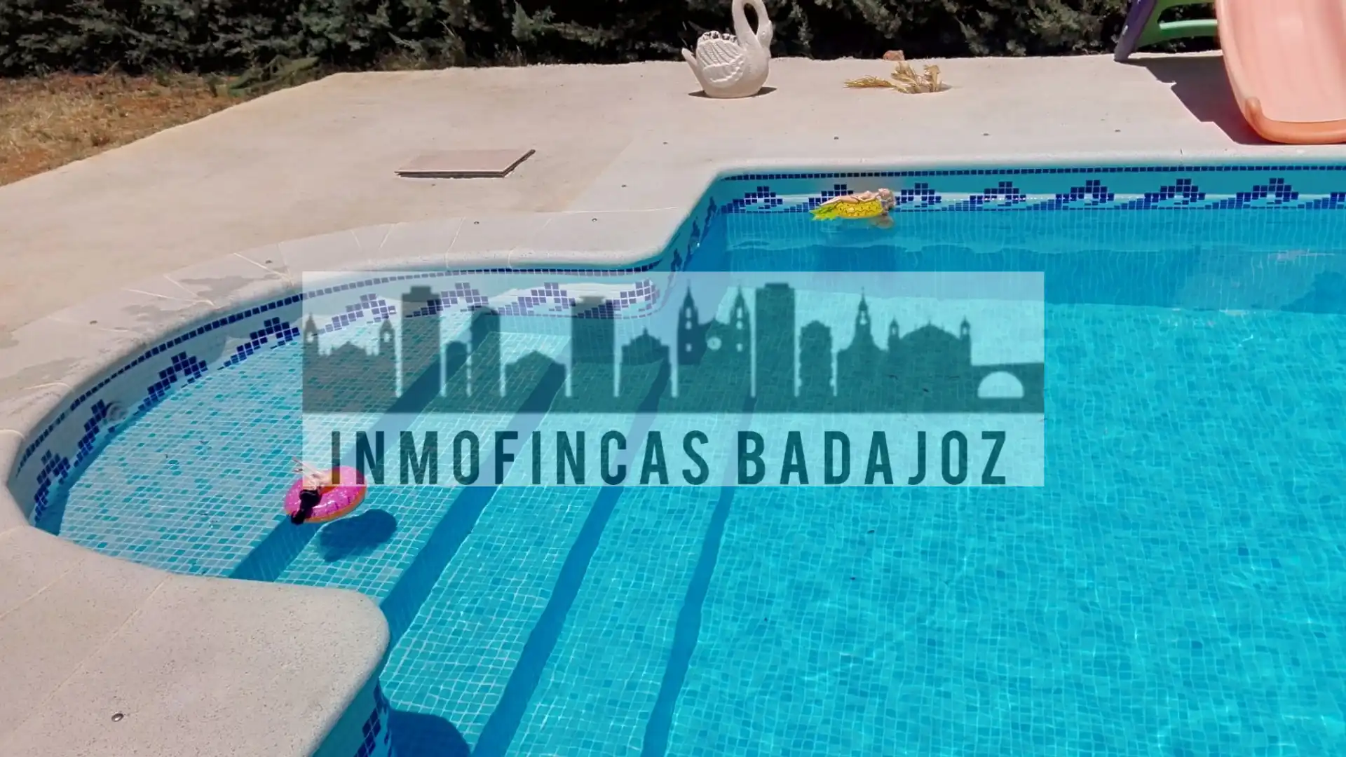 Swimming pool of Land for sale in Valverde de Leganés