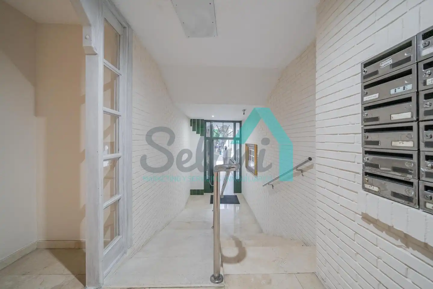 Planta baja de alquiler en Oviedo  con Calefacción, Parquet y Amueblado