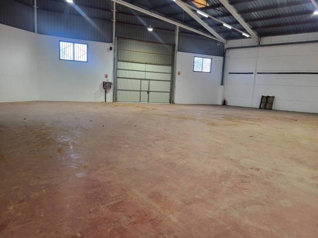 Nave industrial en Alquiler en Calle Acequia de Faitanar en Metro - Auditorio