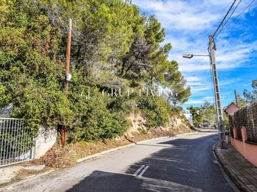 Terreno residencial en venta en Calle mallarenga de la(c.suria)