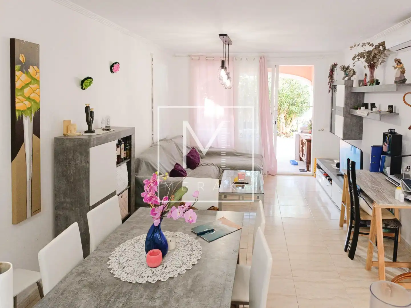 Sala d'estar de Casa o xalet en venda en Calpe / Calp amb Aire condicionat, Calefacció i Jardí privat