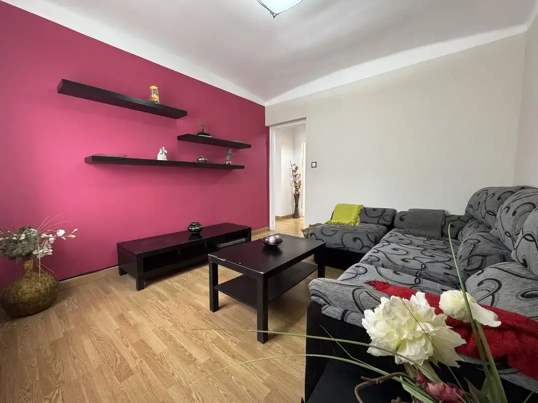 Piso con ascensor en venta en Legazpi, imagen 2