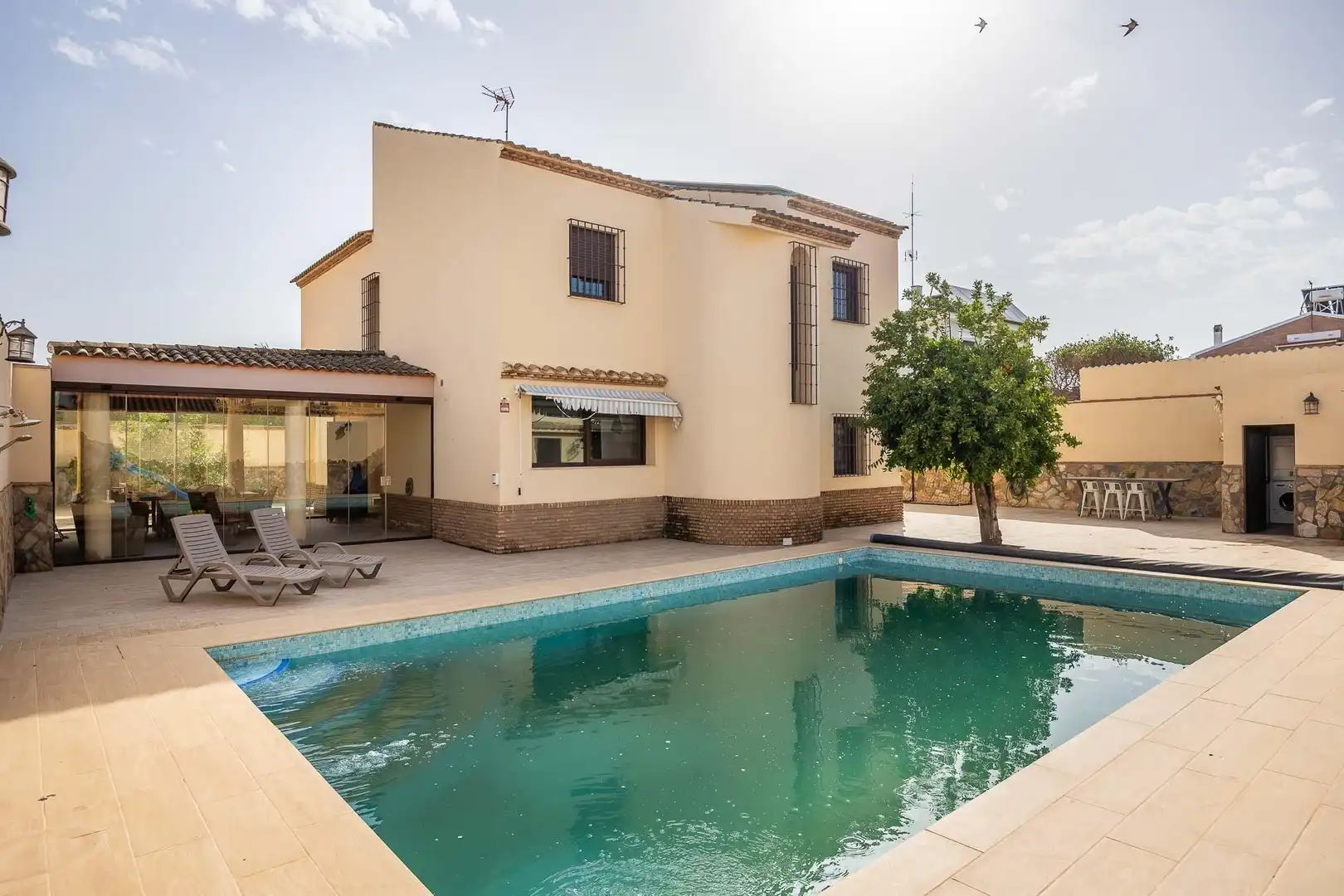 Piscina de Casa o chalet en venta en Montequinto con Aire acondicionado, Jardín privado y Terraza