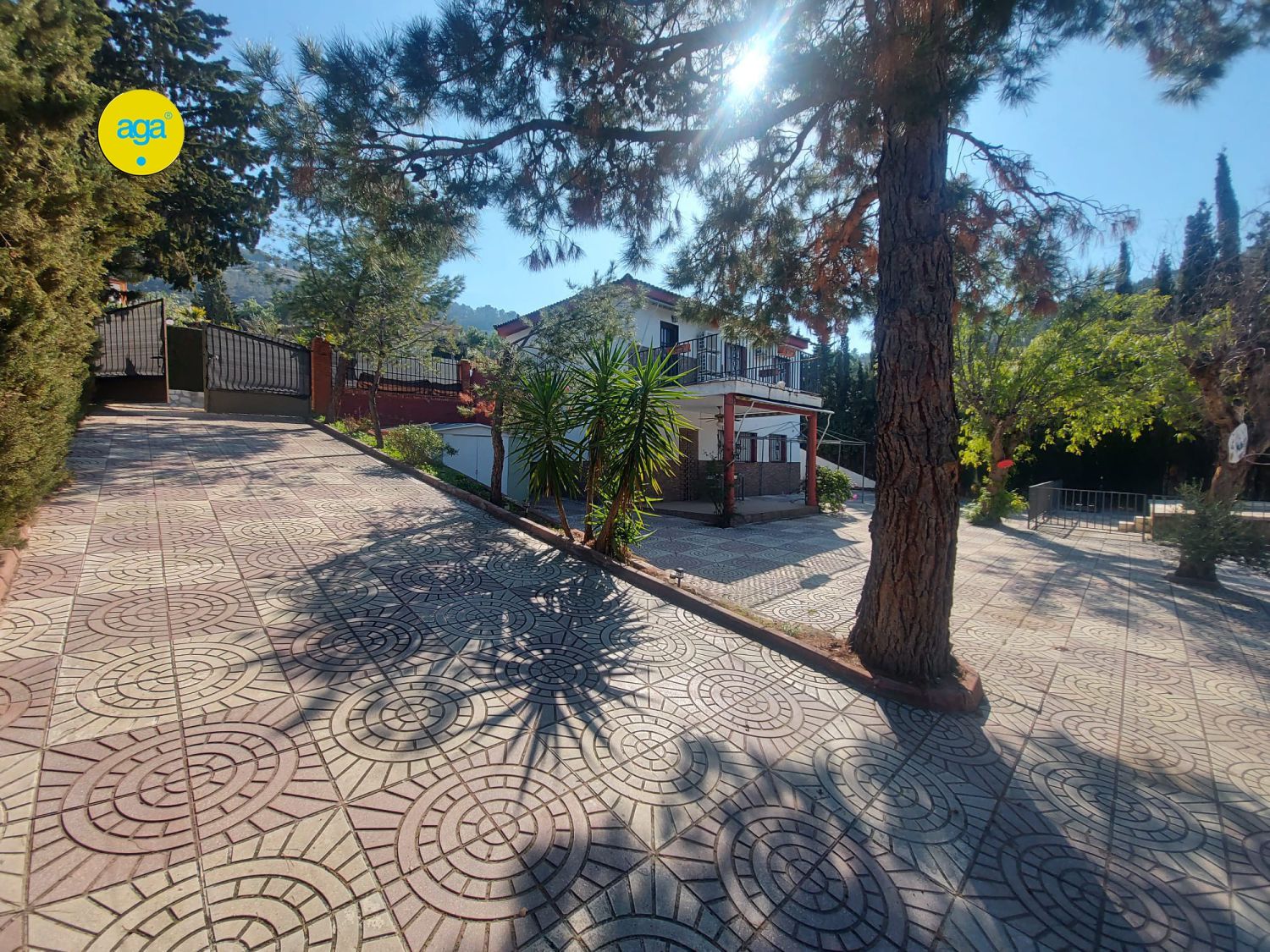 Vista exterior de Casa o xalet en venda en  Jaén Capital amb Aire condicionat, Calefacció i Piscina