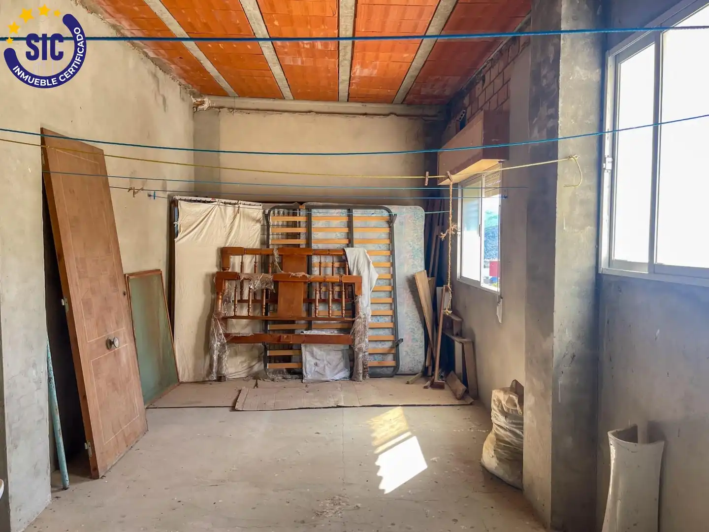 Maisonette zum Verkauf in Chera mit Heizung, Privatgarten und Balkon