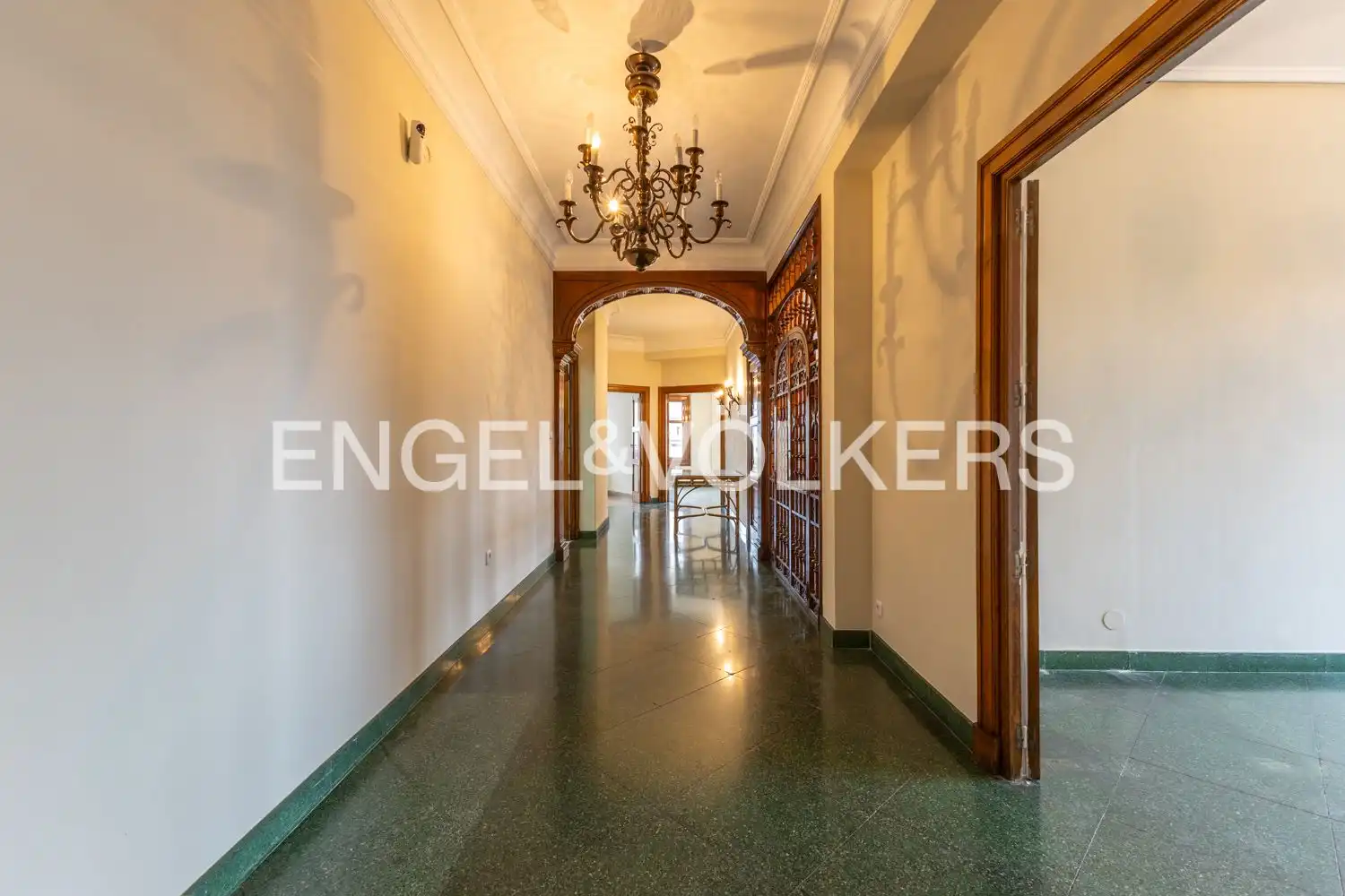 Flat for rent in Valencia  with Air Conditioner, Heating and Terrace