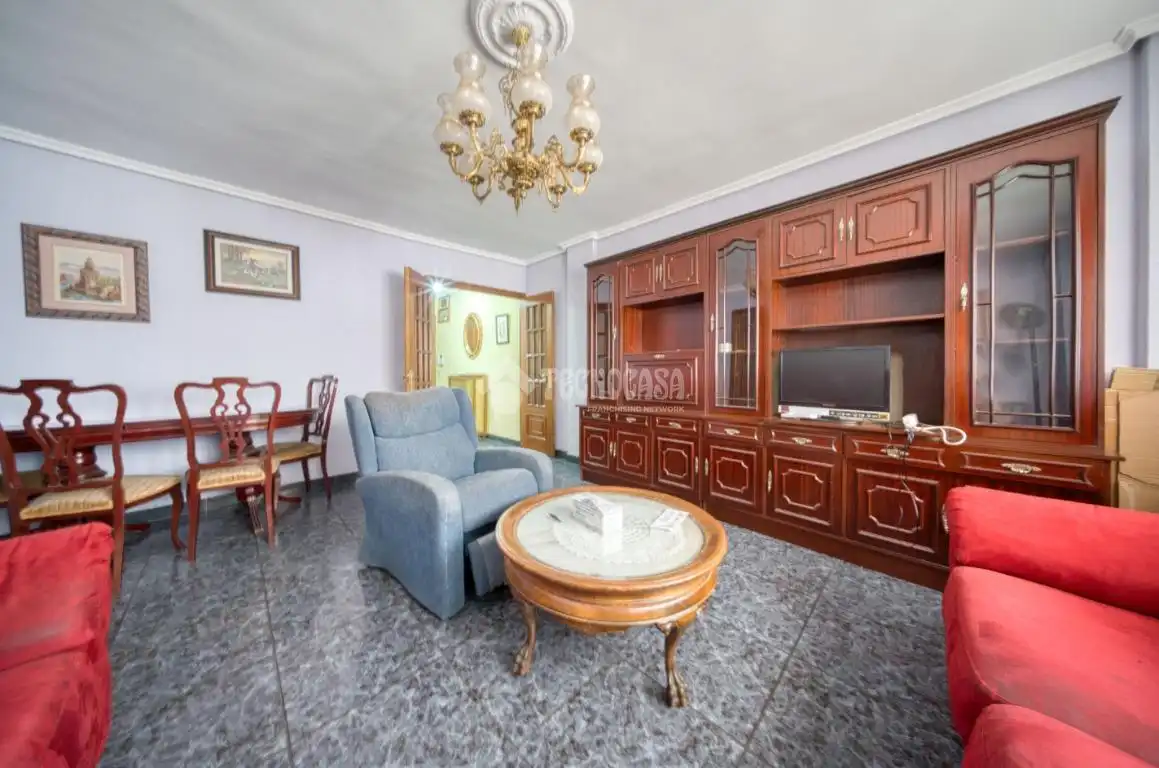 Sala d'estar de Pis en venda en Valladolid amb Calefacció i Terrassa