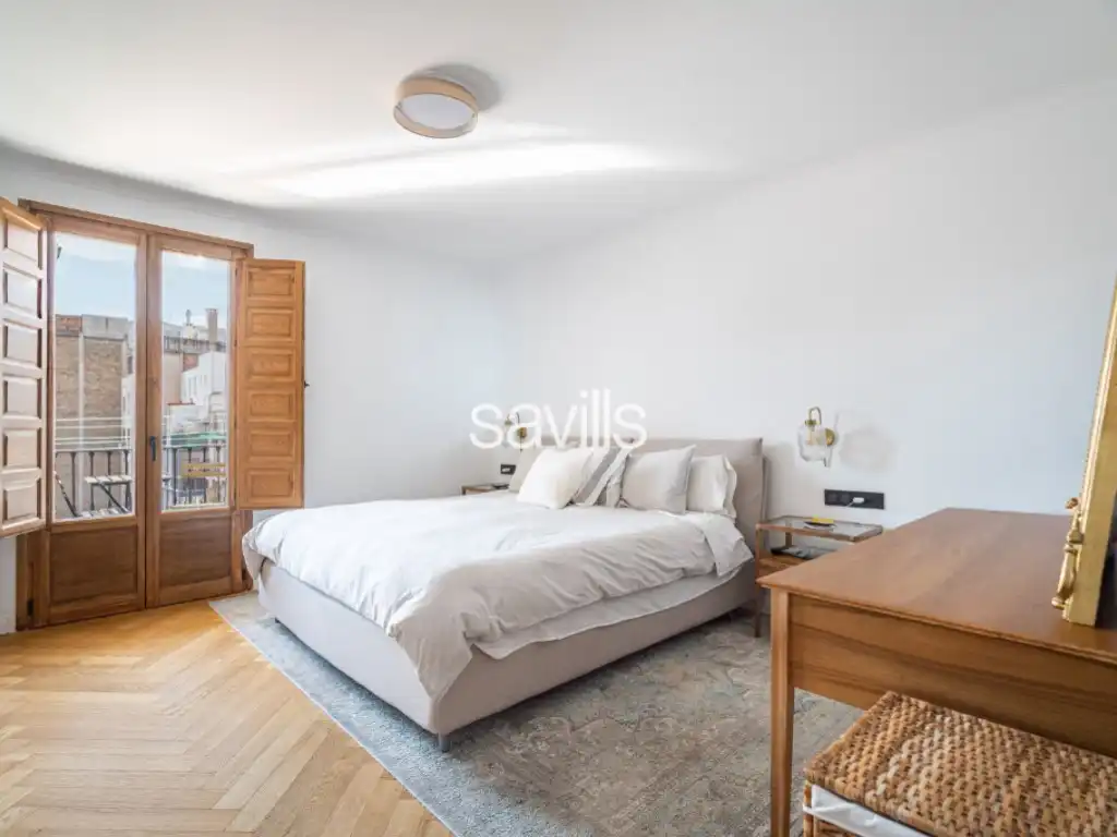 Dormitori de Apartament en venda en Barcelona amb Aire condicionat, Terrassa i Forn