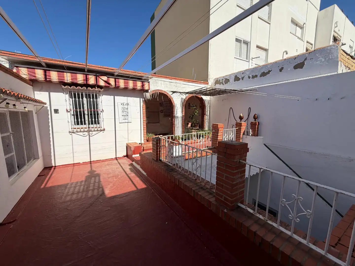 Vista exterior de Casa o xalet en venda en San Fernando amb Terrassa i Traster