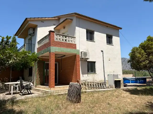 Außenansicht von Haus oder Chalet zum Verkauf in Els Hostalets de Pierola mit Klimaanlage, Heizung und Privatgarten