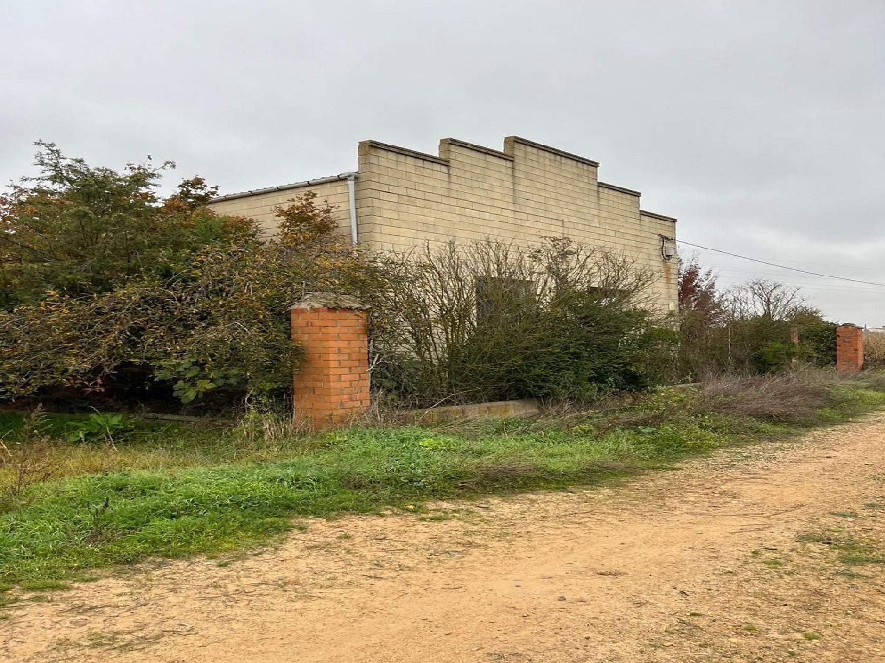 Vista exterior de Nau industrial en venda en Hospital de Órbigo