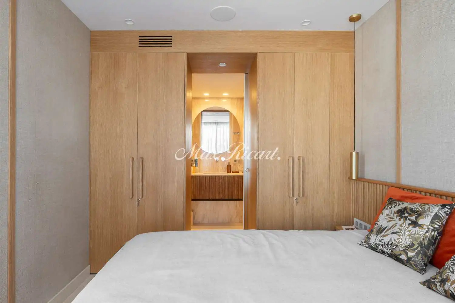 Bedroom of Attic for rent in Barcelona  with Air Conditioner, Heating and Terrace