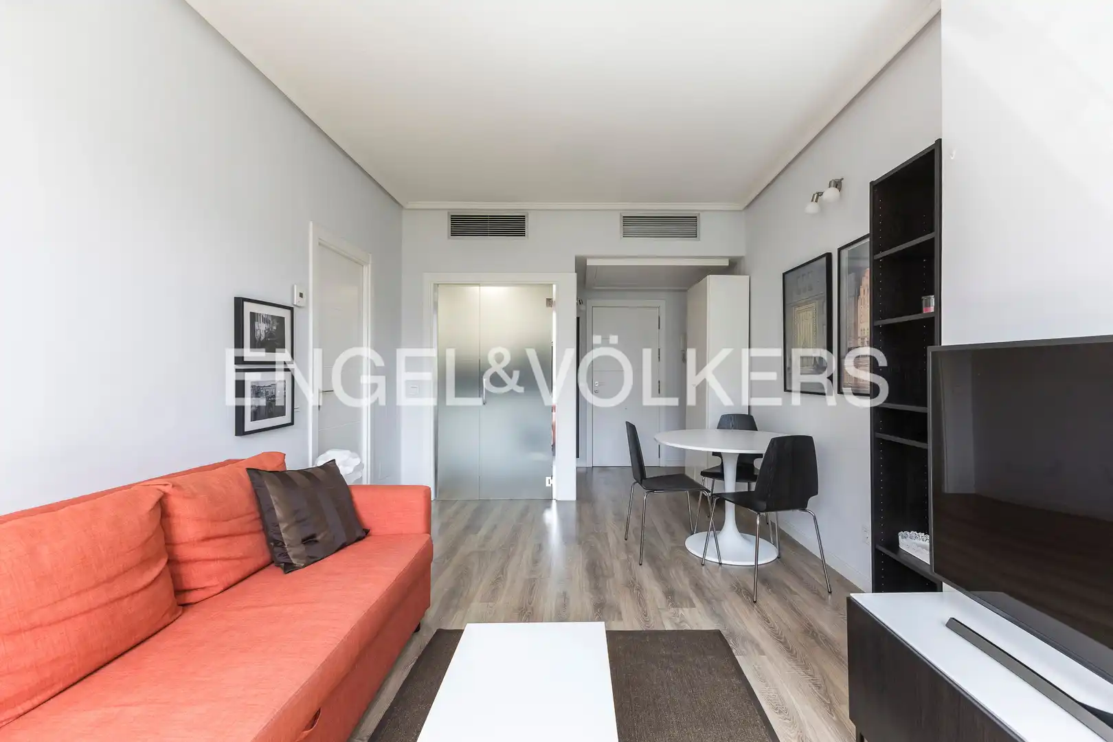 Living room of Flat for rent in Madrid  with Air Conditioner and Heating