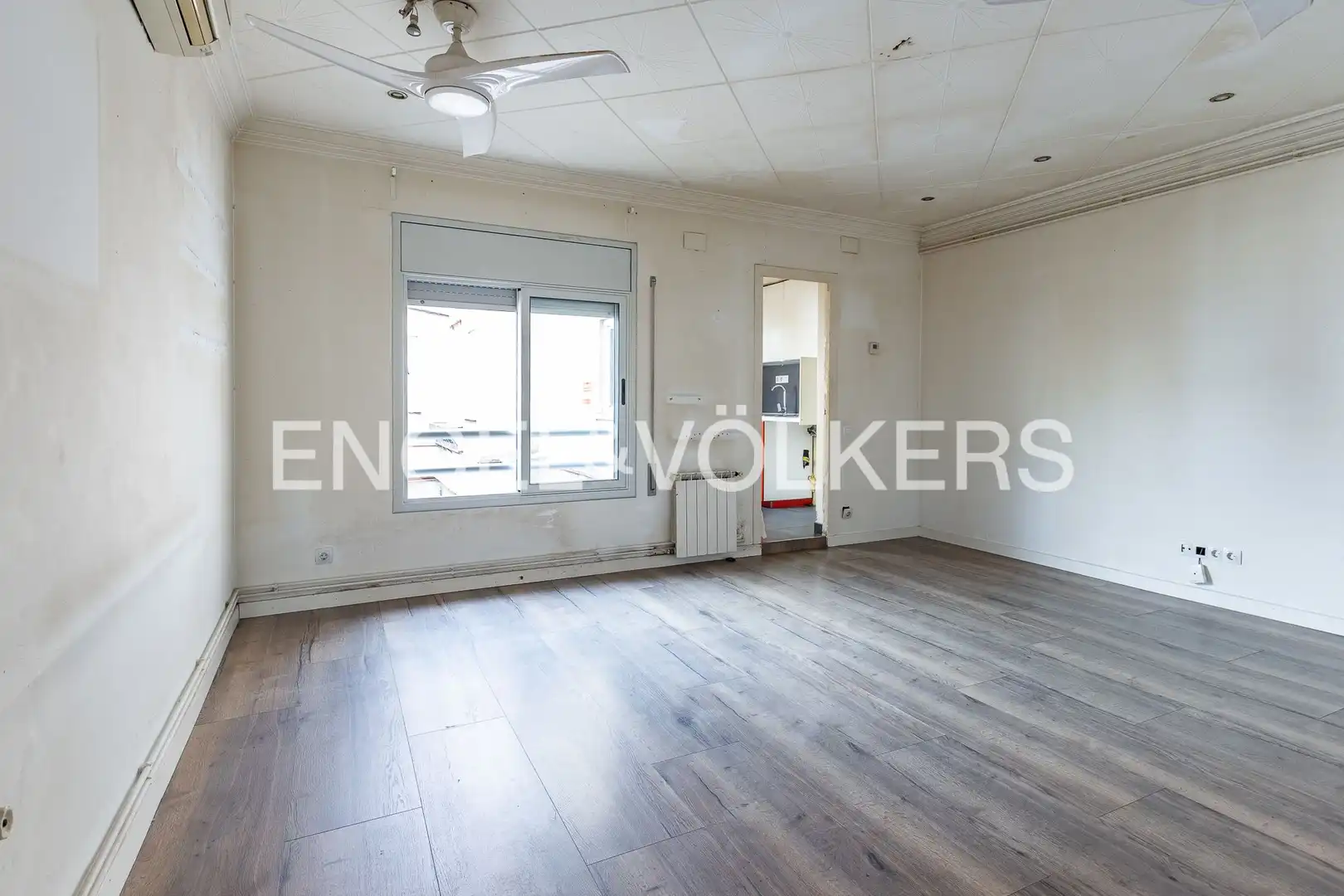 Sala d'estar de Casa adosada en venda en Sabadell amb Calefacció, Jardí privat i Terrassa