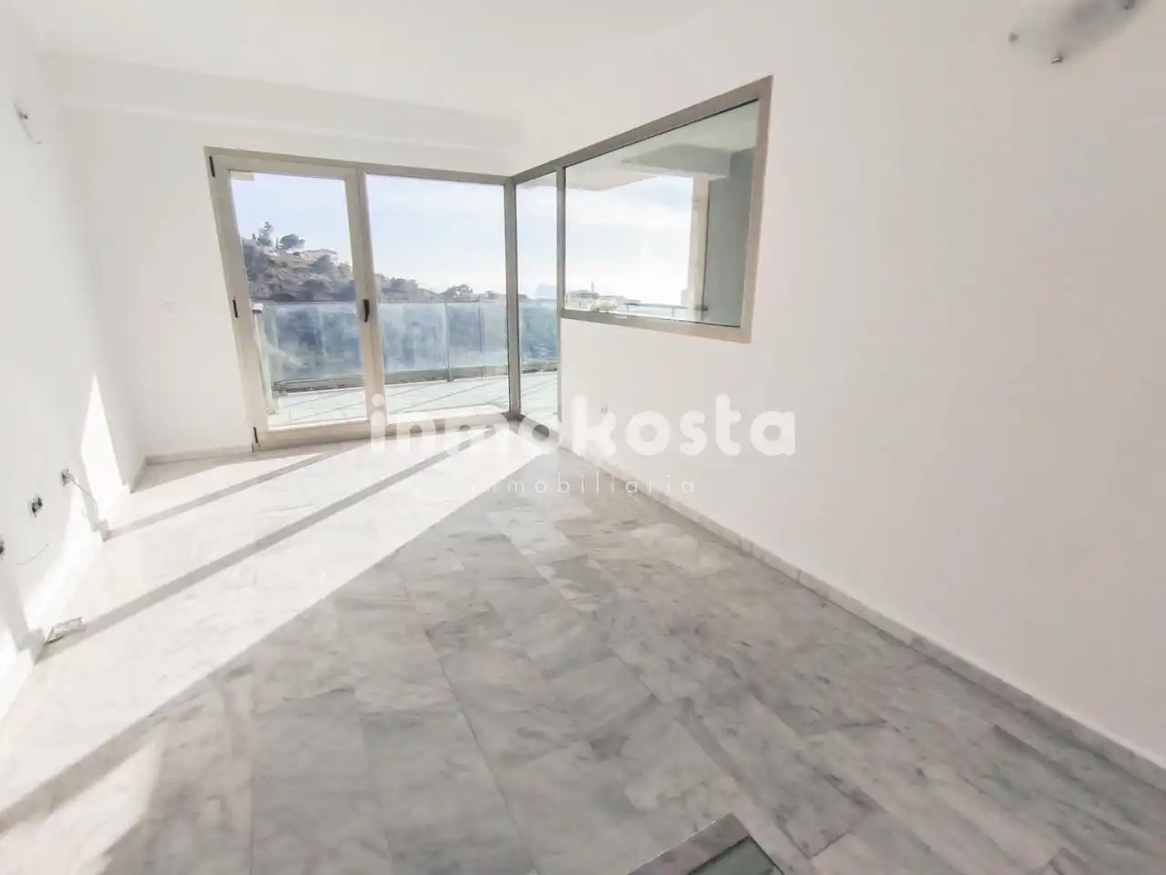 Habitación de Piso en venta en Benidorm con Aire acondicionado, Terraza y Piscina comunitaria