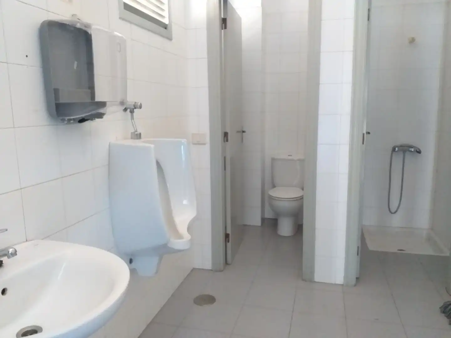 Badezimmer von Fabrikhallen zur Miete in Santa Cruz de Tenerife