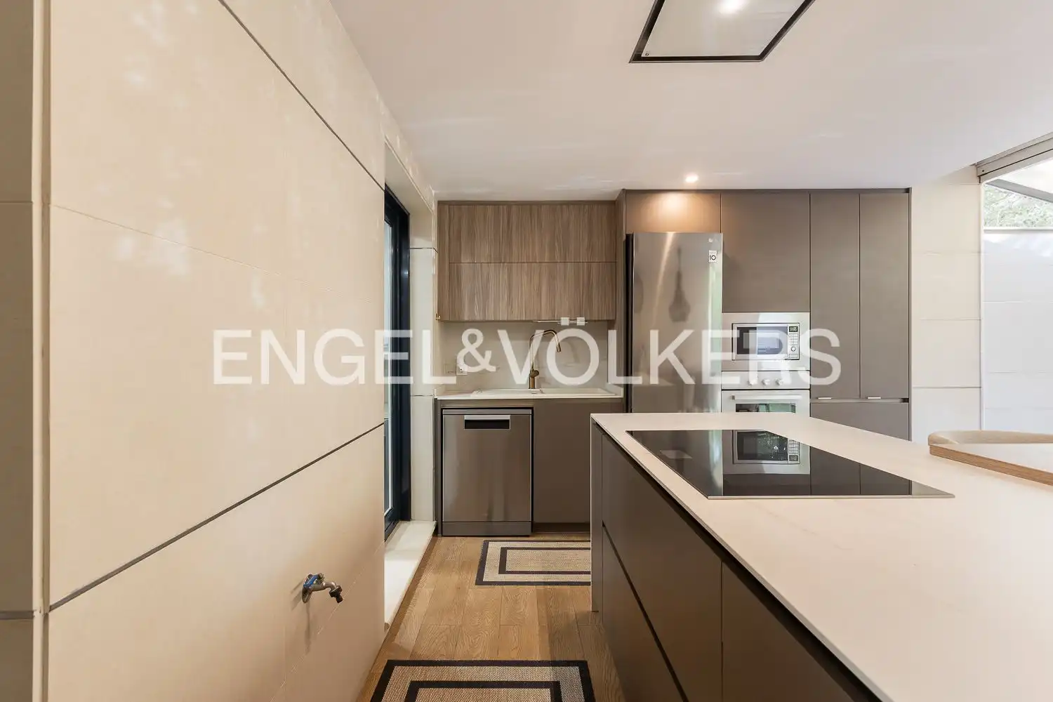 Cocina de Dúplex en venta en Valencia con Aire acondicionado, Calefacción y Jardín privado