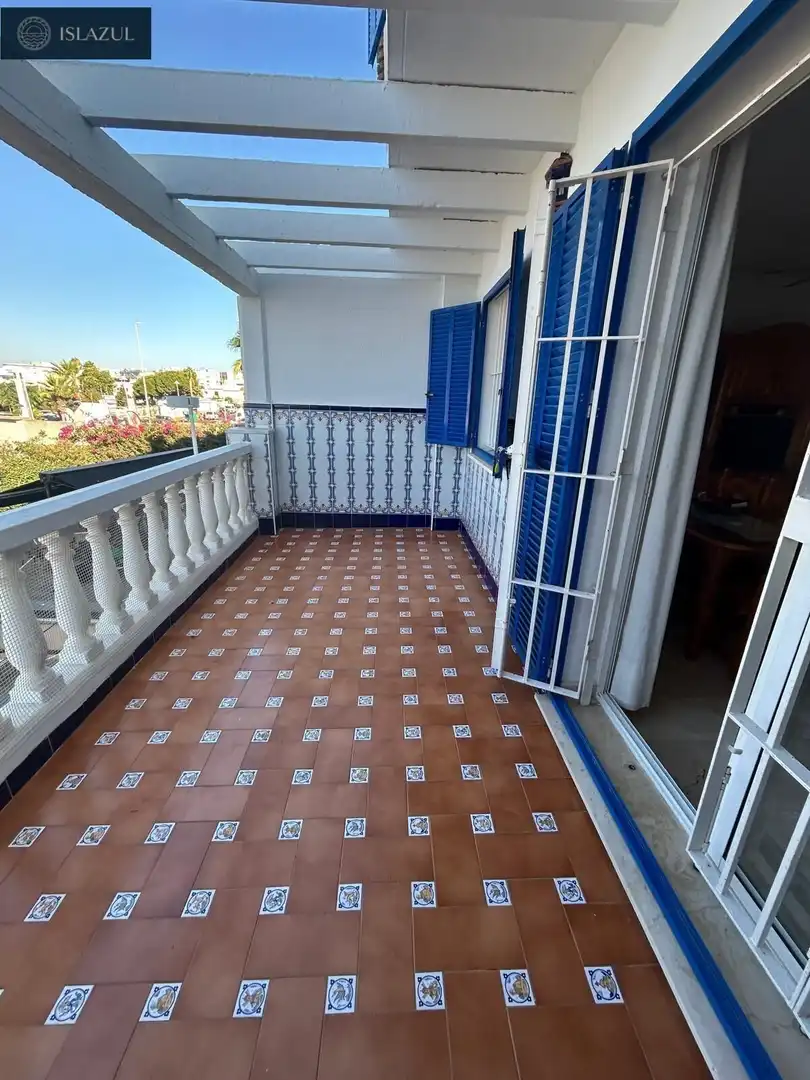 Terrassa de Casa adosada en venda en Isla Cristina amb Terrassa, Traster i Moblat