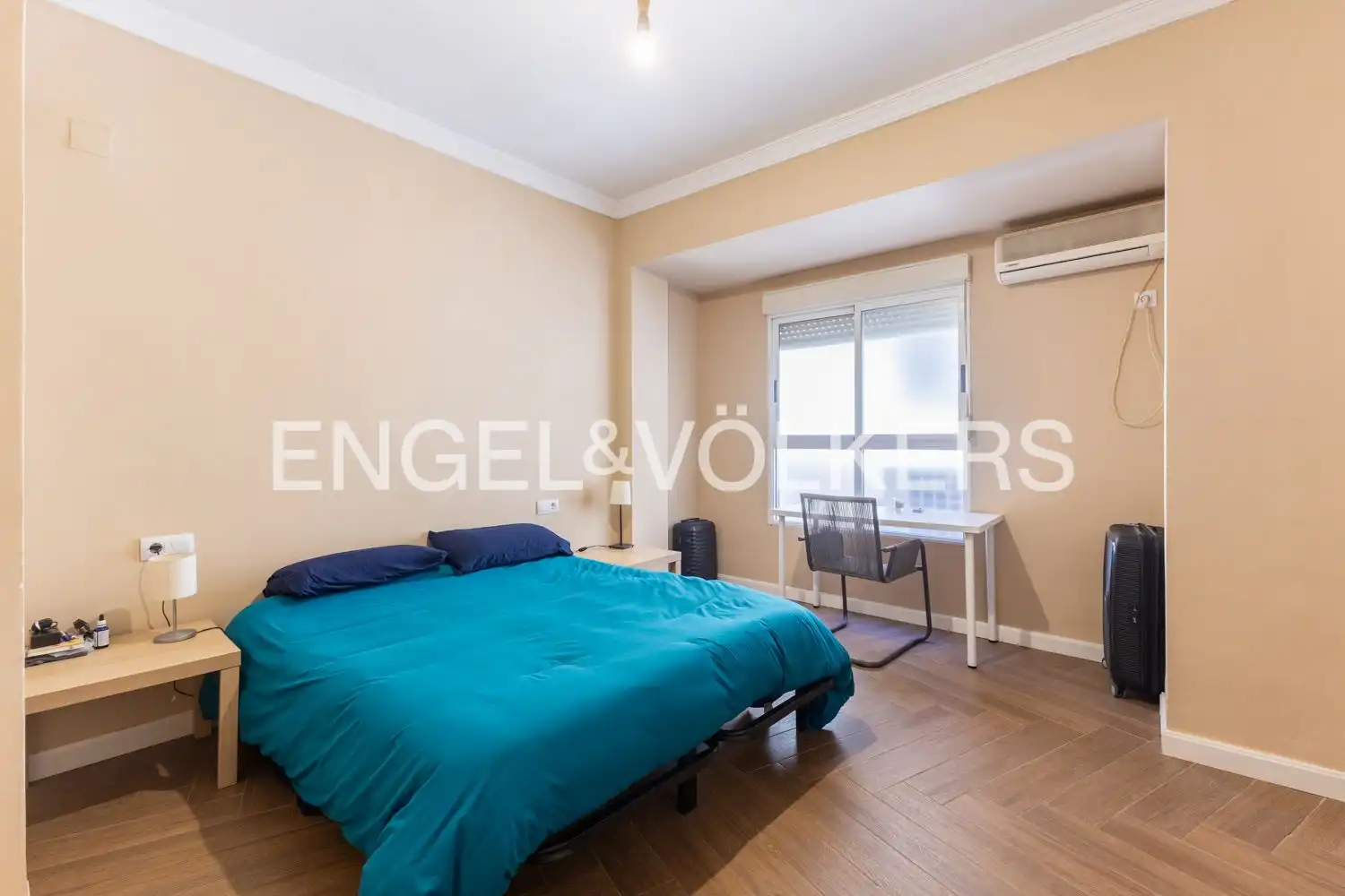 Schlafzimmer von Wohnung zur Miete in Valencia mit Klimaanlage, Heizung und Terrasse
