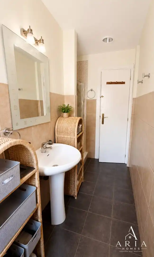 Bathroom of Flat for sale in Bilbao 