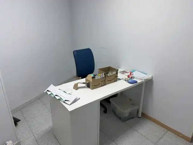 Büro zum Verkauf in Girona mit Klimaanlage und Heizung