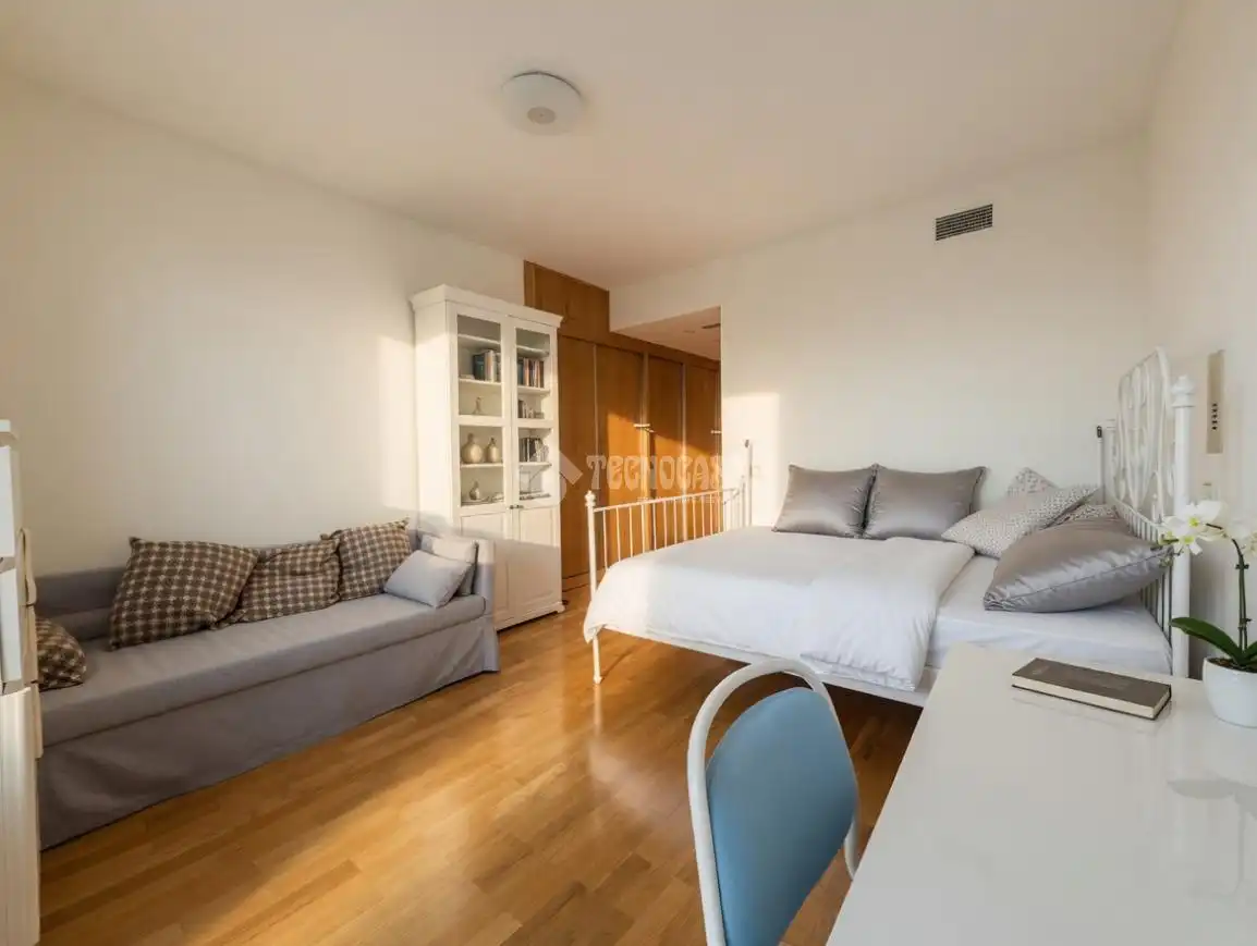 Bedroom of Detached homes for sale in Madrid  with Air Conditioner and Balcony