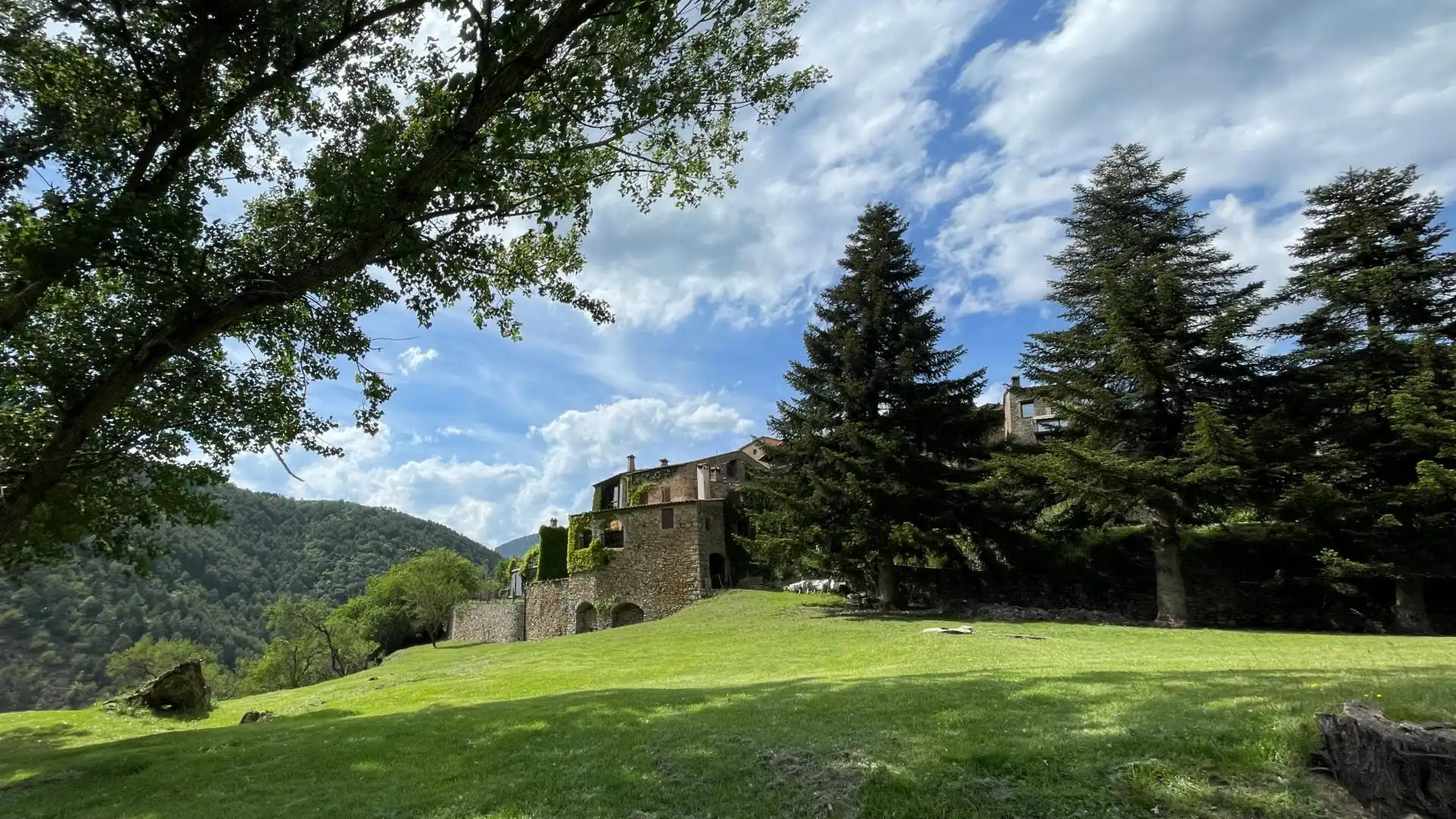 Vista exterior de Finca rústica en venda en Arsèguel amb Calefacció
