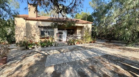 Casa de Campo con cinco dormitorios y Piscina en Aguaderas