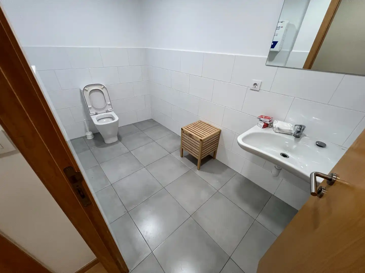 Baño de Oficina de alquiler en A Coruña Capital  con Aire acondicionado, Calefacción y Amueblado