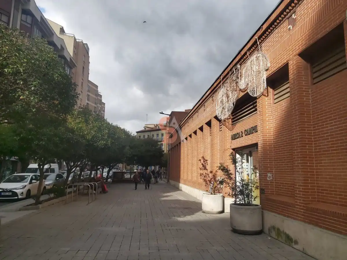 Exterior view of Commercial properties for rent in Valladolid