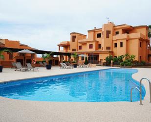 Piscina de Apartament de lloguer en Benahavís amb Aire condicionat