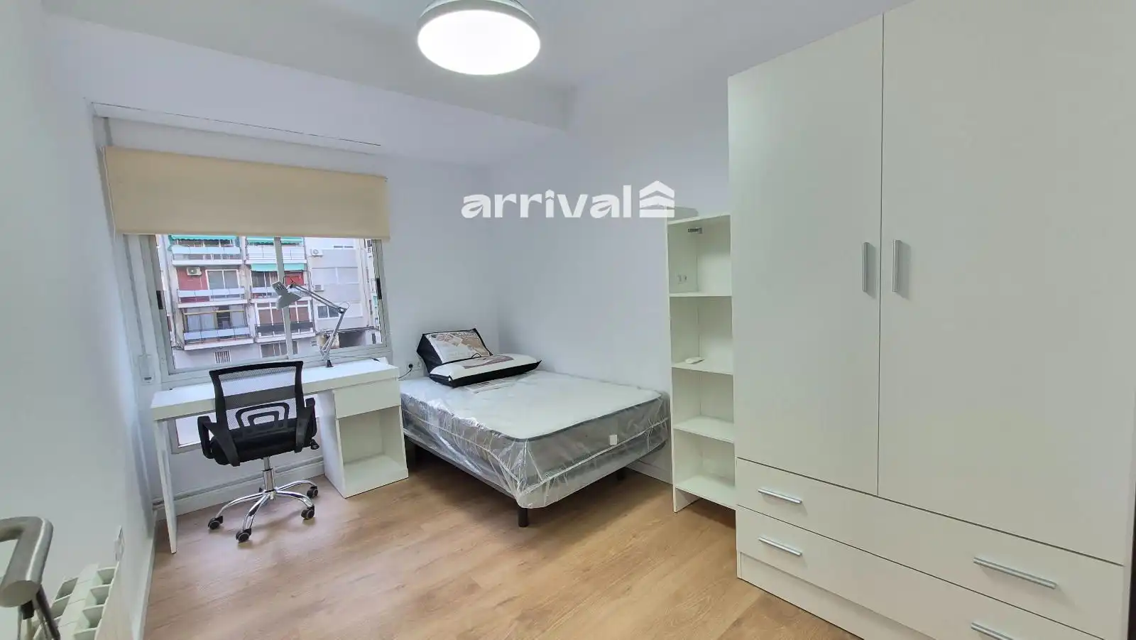 Schlafzimmer von Wohnung zur untervermieten in Valencia mit Heizung, Terrasse und Möbliert