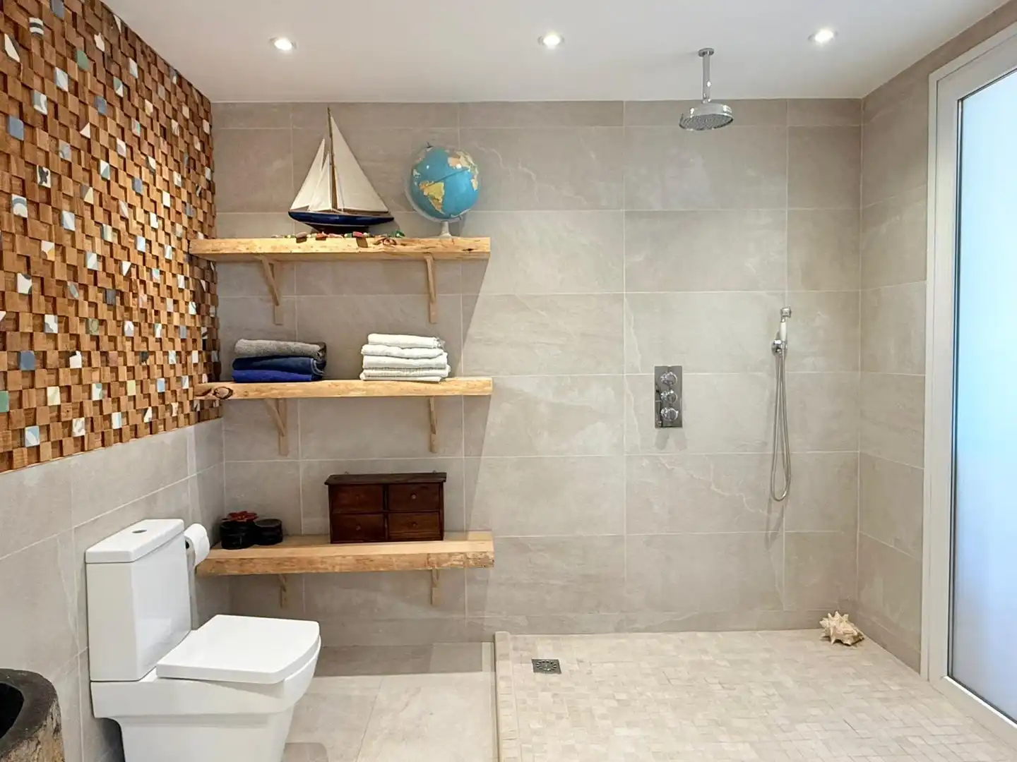Bany de Casa o xalet en venda en Benalmádena amb Aire condicionat, Jardí privat i Terrassa