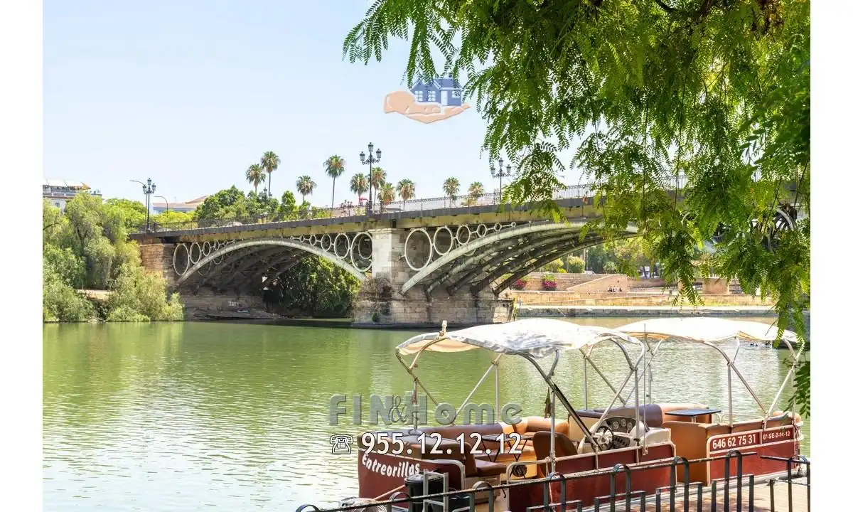 Ático de alquiler en Sevilla con Aire acondicionado, Calefacción y Jardín privado