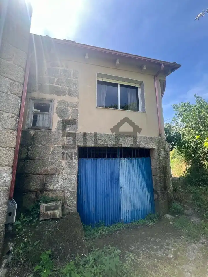 House with garden for sale in Nogueira de Ramuín