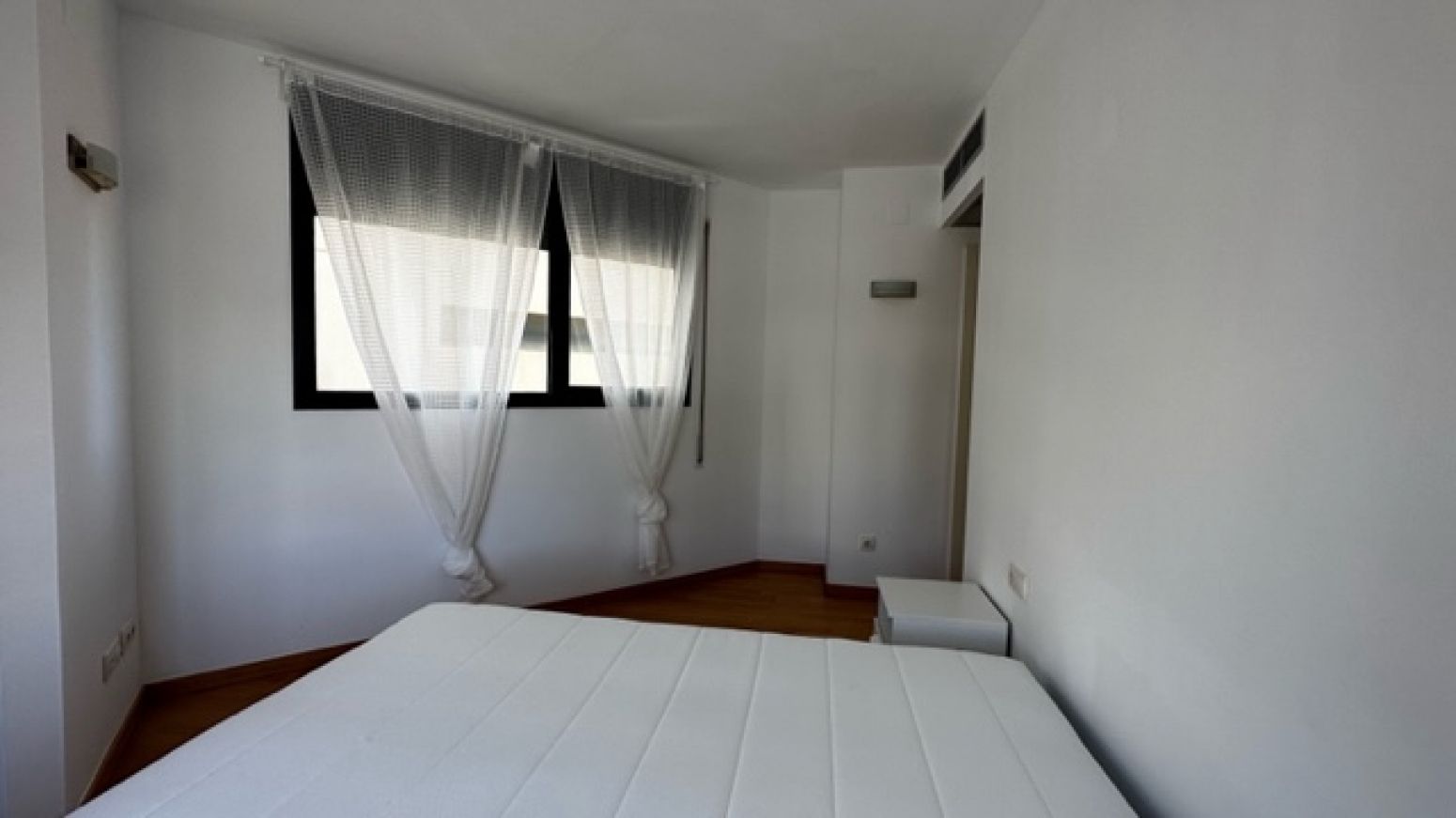 Bedroom of Flat to rent in  Barcelona Capital  with Air Conditioner, Heating and Private garden