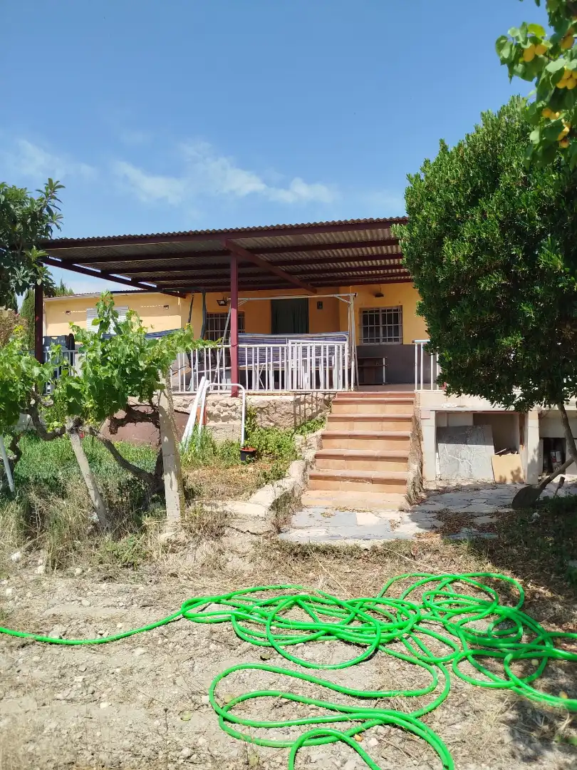 Villa mit Pool zum Verkauf in Calle Cervantes 16