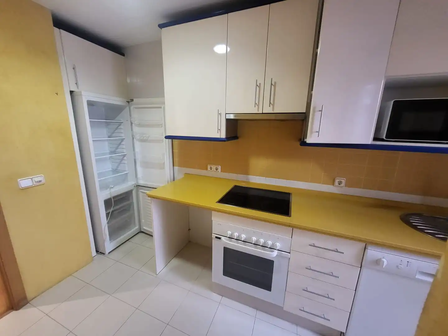 Kitchen of Apartments for rent in Badajoz  with Air Conditioner, Heating and Oven