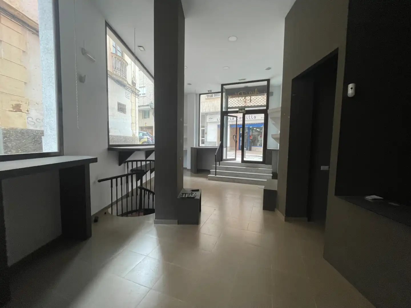 Local comercial en alquiler en Calle Méndez Núñez, imagen 9