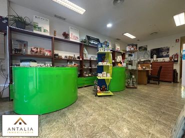 Local comercial en venda a Casco Antiguo