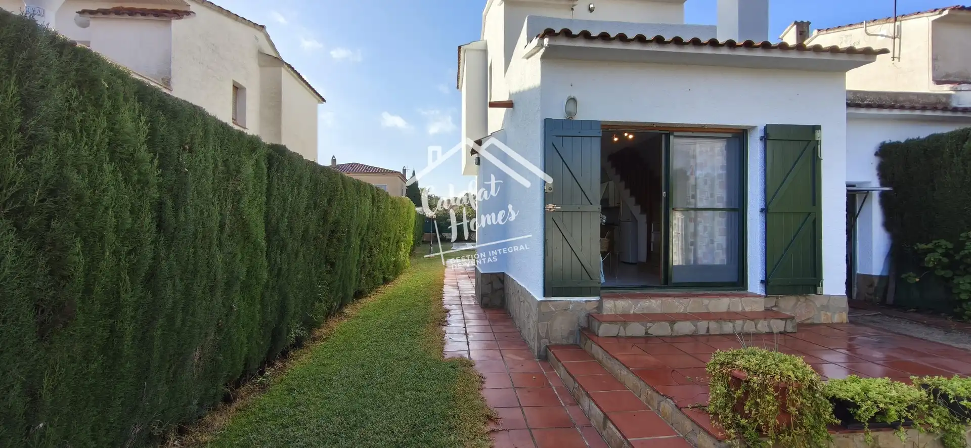Vista exterior de Casa o xalet en venda en L'Ametlla de Mar  amb Jardí privat, Terrassa i Piscina