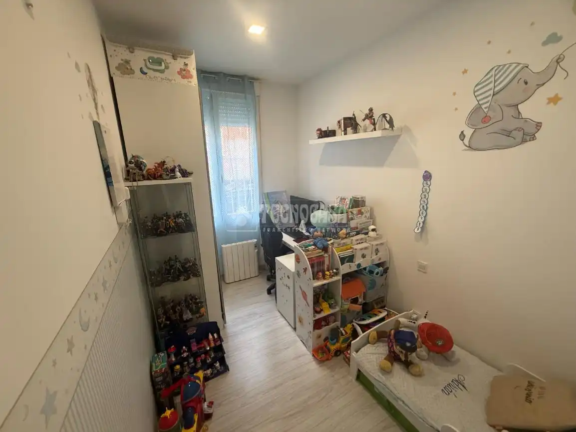 Schlafzimmer von Wohnung zum Verkauf in Madrid